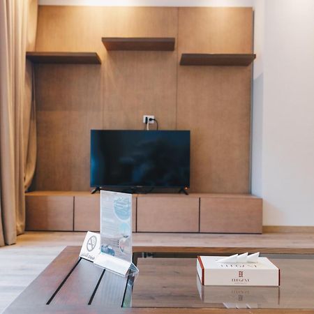 The Suites Near Auc By Elegant Cairo Exterior photo