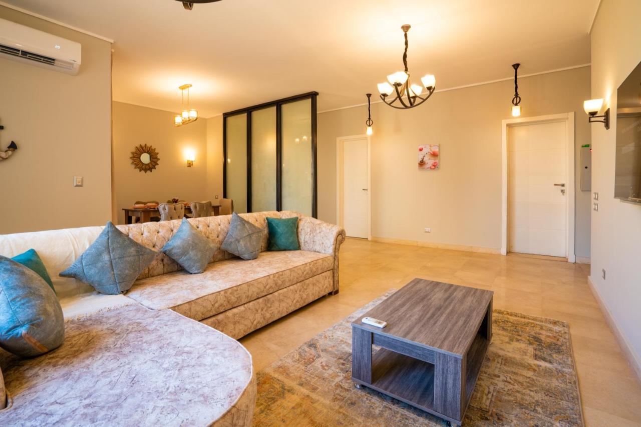 The Suites Near Auc By Elegant Cairo Exterior photo